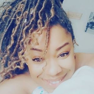 Meet your Posher, Artessa